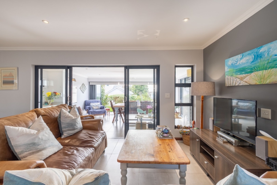 3 Bedroom Property for Sale in Whale Rock Sun Western Cape